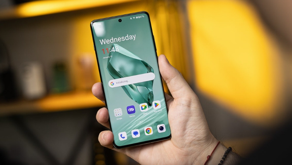 شركة ون بلس تبدأ في طرح قائمة كبيرة من ميزات الذكاء الإصطناعي لهاتف OnePlus 12