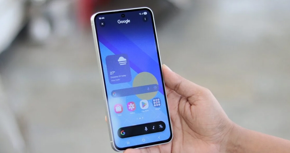 تحديث جديد لهاتف Galaxy A56 يُضيف دعم Gemini عبر زر التشغيل بهذه الميزات