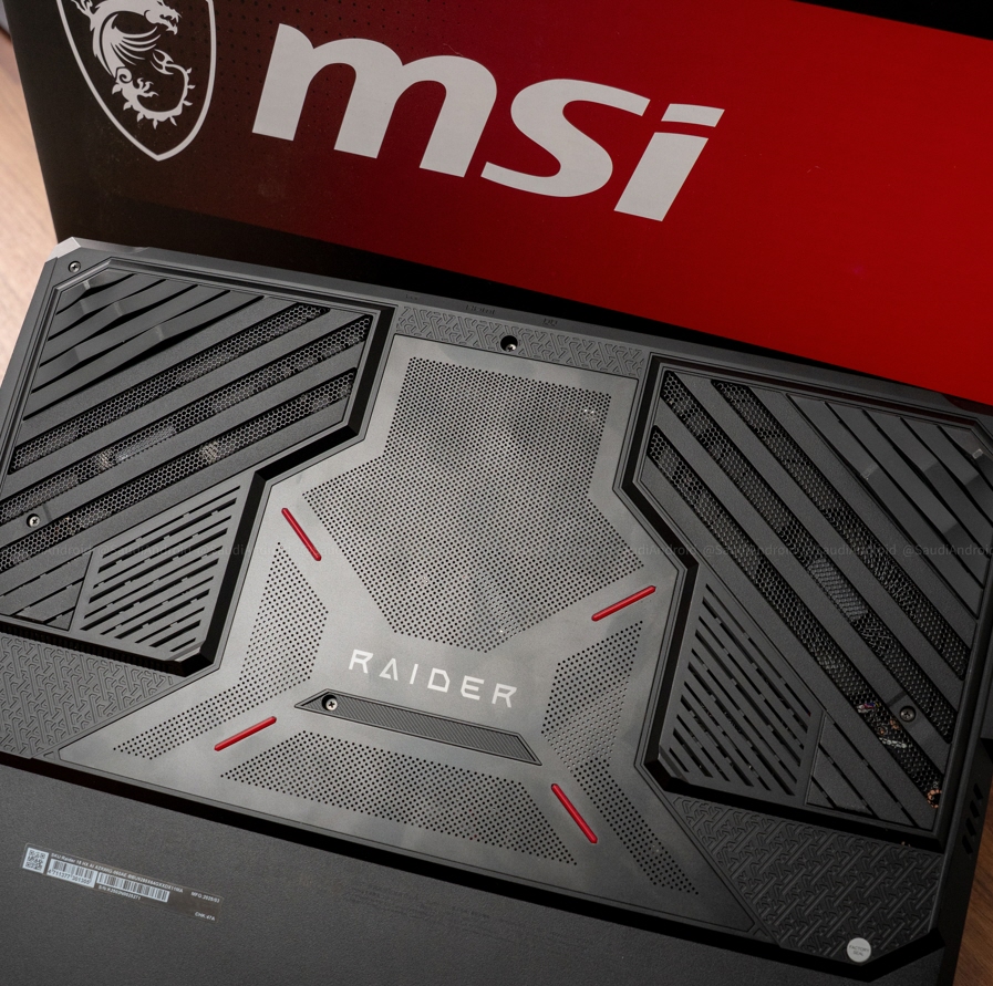 MSI Raider 18 HX