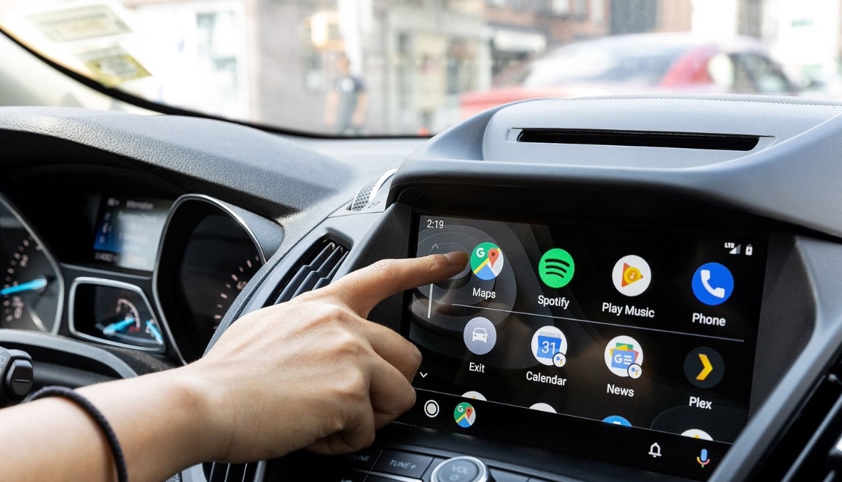 قوقل توسّع إمكانيات Android Auto بدعم تطبيقات التصفح والفيديو: إليك ما تحتاج معرفته