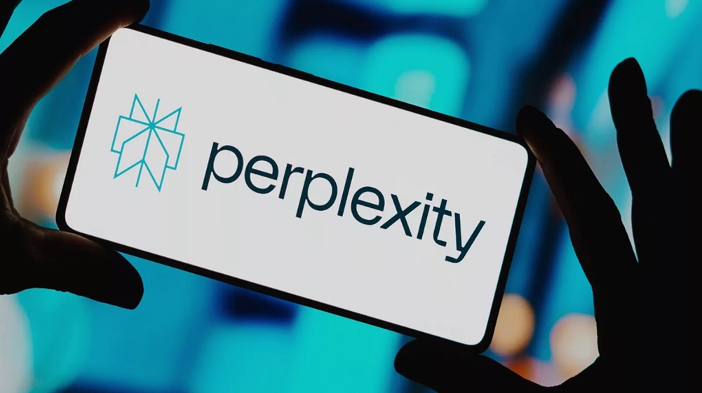 سامسونج تقترب من استبدال Gemini بمساعد Perplexity في سلسلة Galaxy S26 وهذه أبرز ميزاته